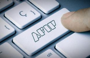 Con acceso a dólar barato, AFIP lanza beneficio para expandir sectores de altos salarios