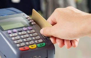 AFIP deja de retener el 35% de Ganancias por turismo y gastos con tarjeta a algunos contribuyentes