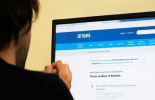 Asignaciones familiares ANSES con aumento: cómo cobrarlas