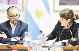Robles sacó de las casillas a la bancada oficialista en la Comisión de Juicio Político
