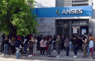 Trabajadores informales se podrán inscribir hasta el martes al refuerzo de ingresos