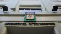 El régimen especial se instrumentará mediante la creación de un nuevo código de caracterización en el “Sistema Registral” de la AFIP, con el código “113 Decreto 510/2023-Seg Social-Futbol Profesional”.