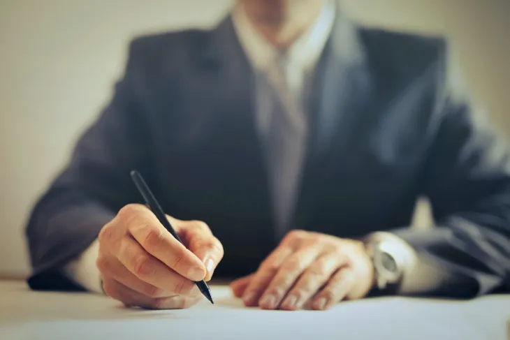 Cambian las condiciones de contratación y empleo. 