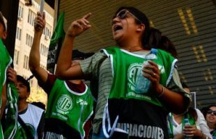 Gremios estatales denunciaron despidos en la administración pública cordobesa