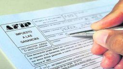 Quienes están obligados a realizar la presentación son: los empleados en relación de dependencia, funcionarios públicos, magistrados y empleados del Poder Judicial nombrados a partir de 2017, jubilados y pensionados y socios de cooperativas de trabajo.