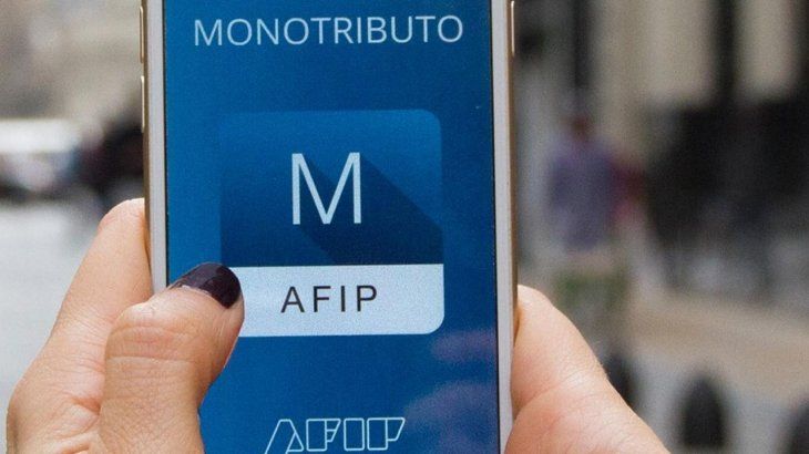 Podés inscribirte en el monotributo a través de la web. 