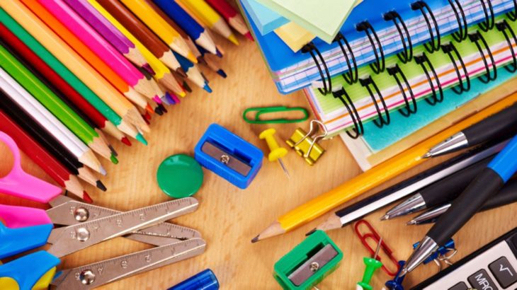 Esta ayuda va a destinada a compras de útiles escolares o mochilas para los niños y adolescentes que vayan a la escuela.