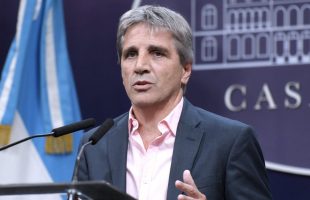 Luis Caputo reveló cómo será la ayuda escolar para escuelas privadas