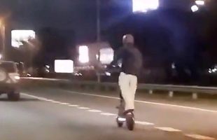 esquivó autos con un monopatín eléctrico, pasó el peaje y fue detenido
