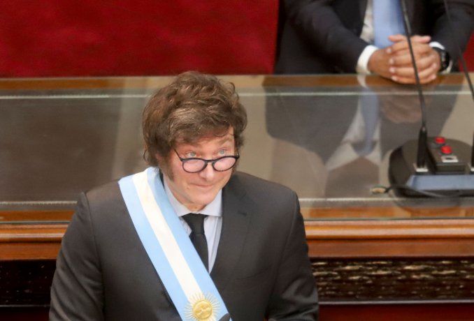 Javier Milei espera que los gobernadores avalen la ley ómnibus para habilitarles el alivio fiscal.