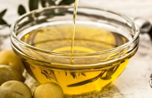 ANMAT prohibió dos aceites de oliva por considerarlos productos ilegales: cuáles son