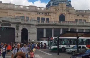 quiso robar cables en la estación, casi se electrocuta y fue detenido