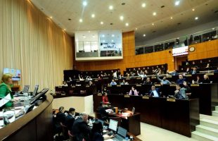 Legislatura debate proyecto oficialista para regularizar impuestos provinciales