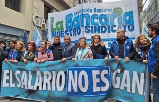 Bancarios van a la Justicia por el Impuesto a las Ganancias