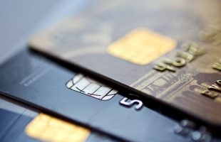 Bancos aplaudieron la eliminación de la retención a cuenta de IVA y Ganancias para comercios