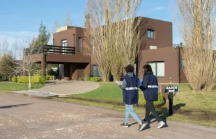 ARBA detectó propiedades sin declarar y una concesionaria de lujo en un exclusivo country