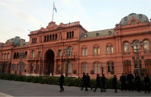 desde que asumió Javier Milei, el Gobierno recortó más de 30.000 puestos en el Estado