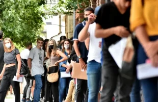 en los primeros siete meses de su gestión, se perdieron 182.000 puestos de trabajo