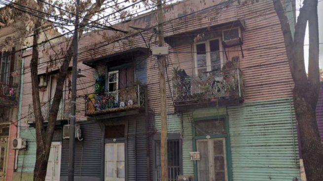 Un voraz incendio en La Boca dejó como saldo un muerto y 50 personas evacuadas