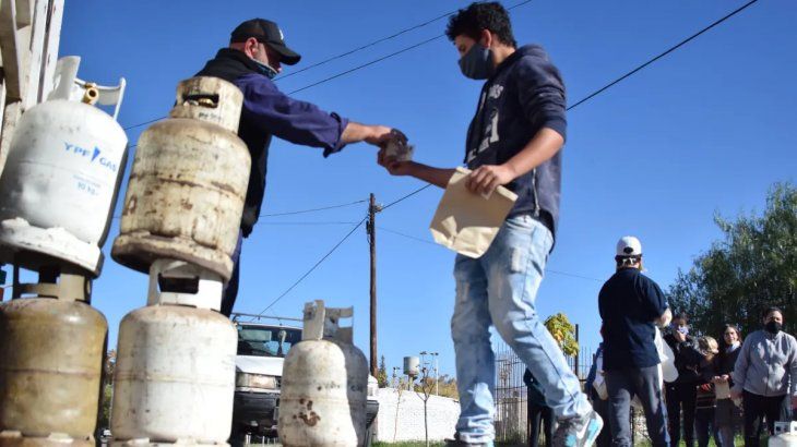ANSES: garrafa social.