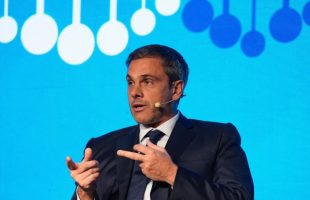 Guillermo Michel criticó la política impositiva tras eliminación de gravámenes a autos de lujo
