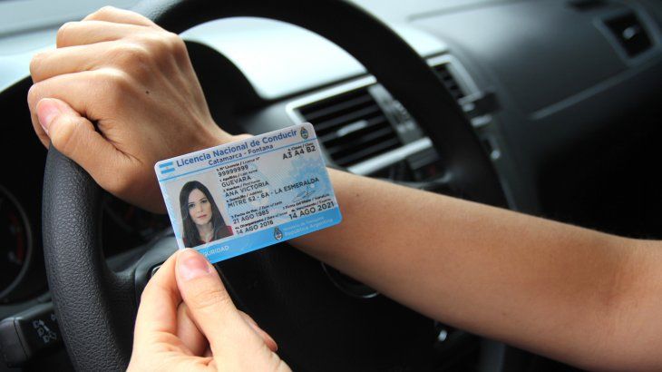 En Argentina, se puede tramitar la licencia desde los 17 a&ntilde;os con autorizaci&oacute;n parental, o de manera libre a los 18 a&ntilde;os.